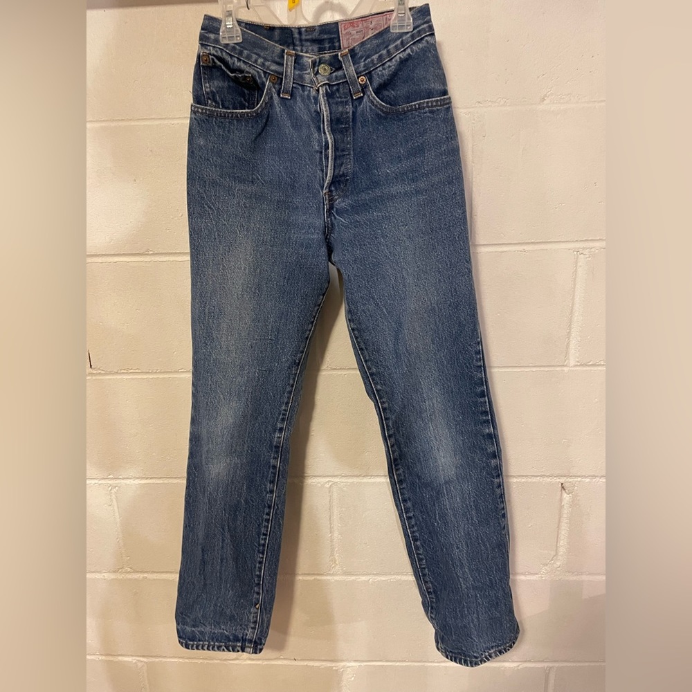 Vintage 501 shrink to fit women’s specific Levi’s